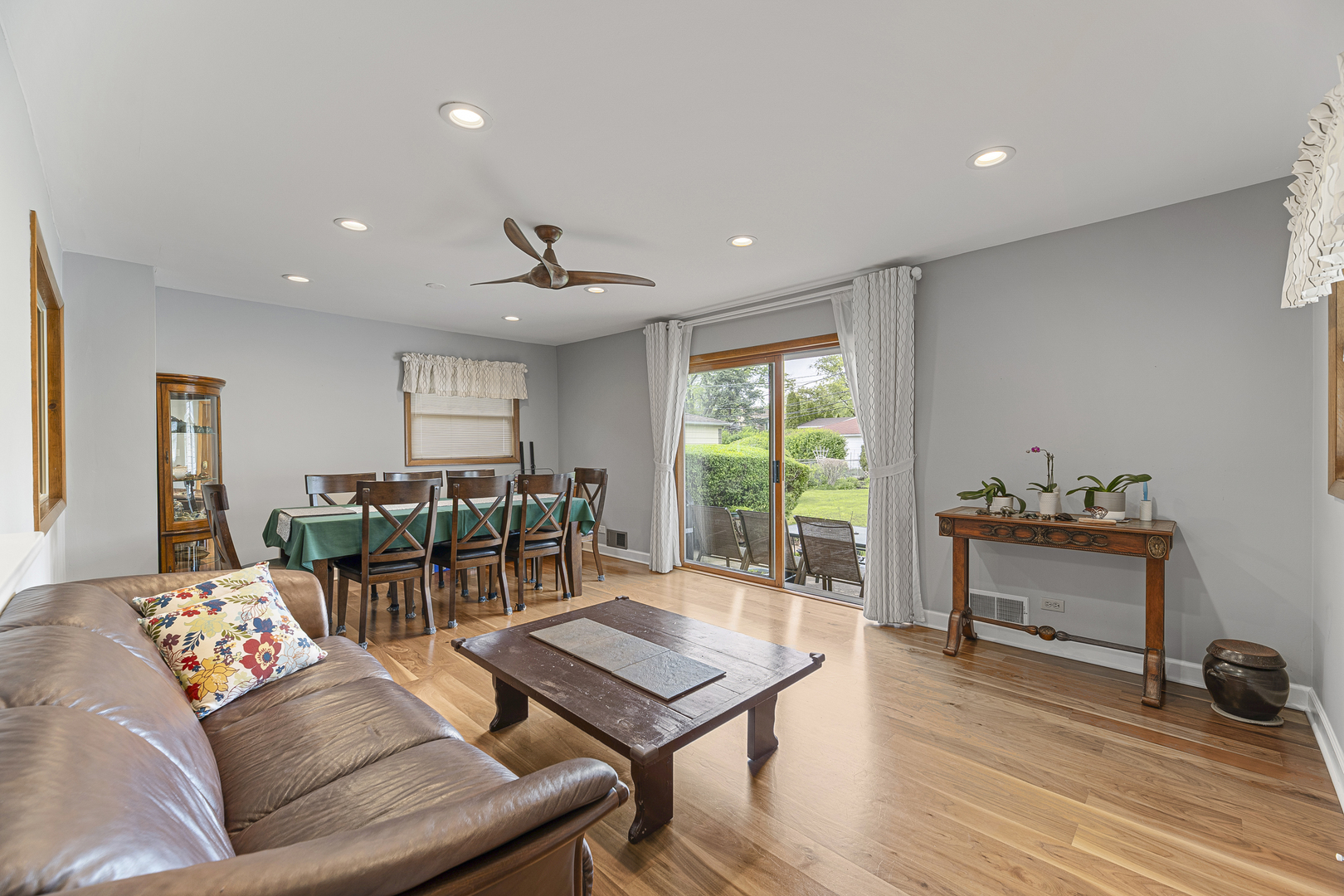 2232 Covert Road Glenview, IL 60025 - Photo 12 of 34