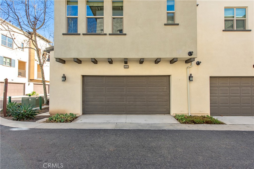 150 Fixie Irvine, CA 92618 - Photo 2 of 32