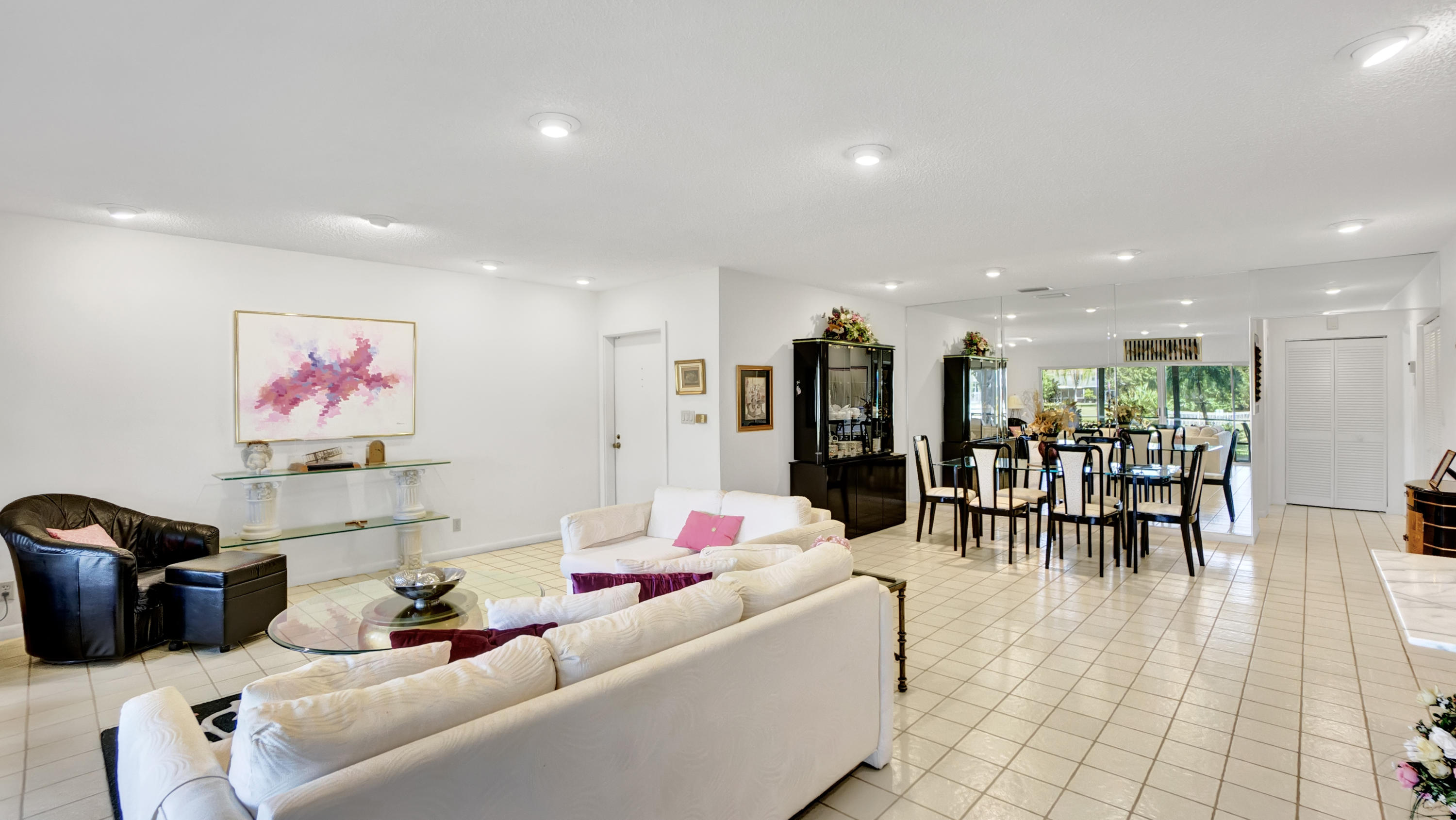 6109 Old Court Road, Unit 137 Boca Raton, FL 33433 - Photo 9 of 25 Living Room