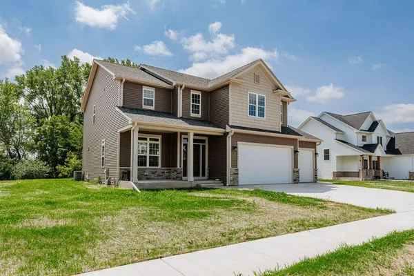 $609,000 | 2264 Ravenswood Road, Burlington, WI 53105