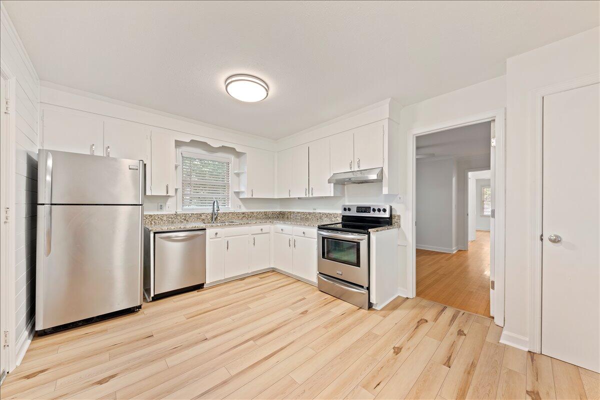 251 Bennett Street Mount Pleasant, SC 29464 - Photo 10 of 21