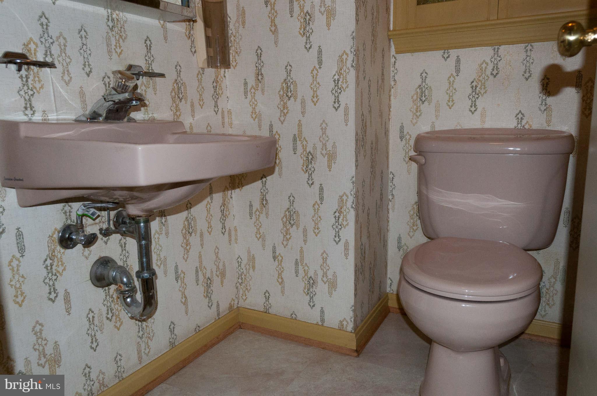 15912 White Rock Road Gaithersburg, MD 20878 - Photo 12 of 29 Bath