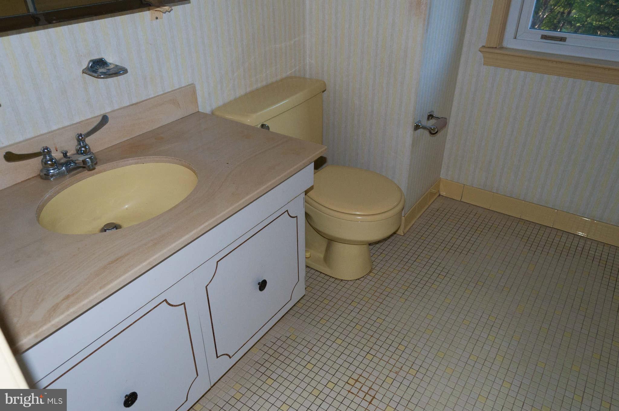 15912 White Rock Road Gaithersburg, MD 20878 - Photo 15 of 29 Bath