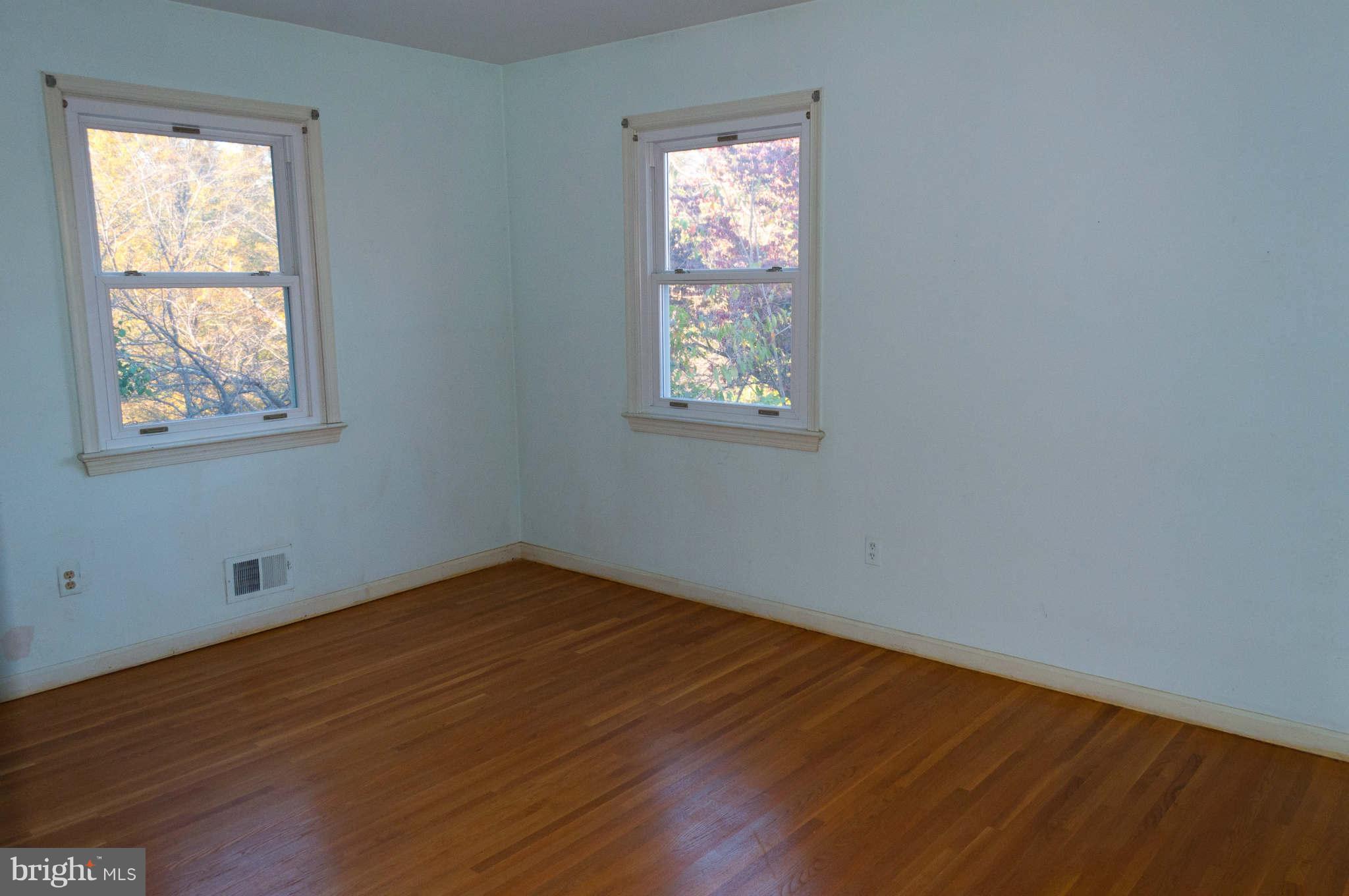 15912 White Rock Road Gaithersburg, MD 20878 - Photo 17 of 29 Bedroom