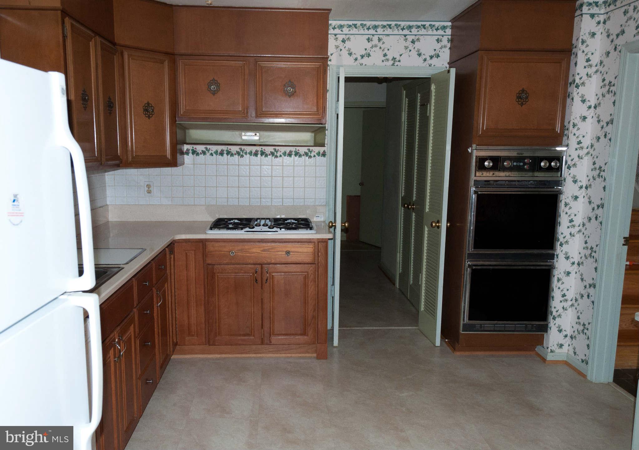 15912 White Rock Road Gaithersburg, MD 20878 - Photo 4 of 29 Kitchen