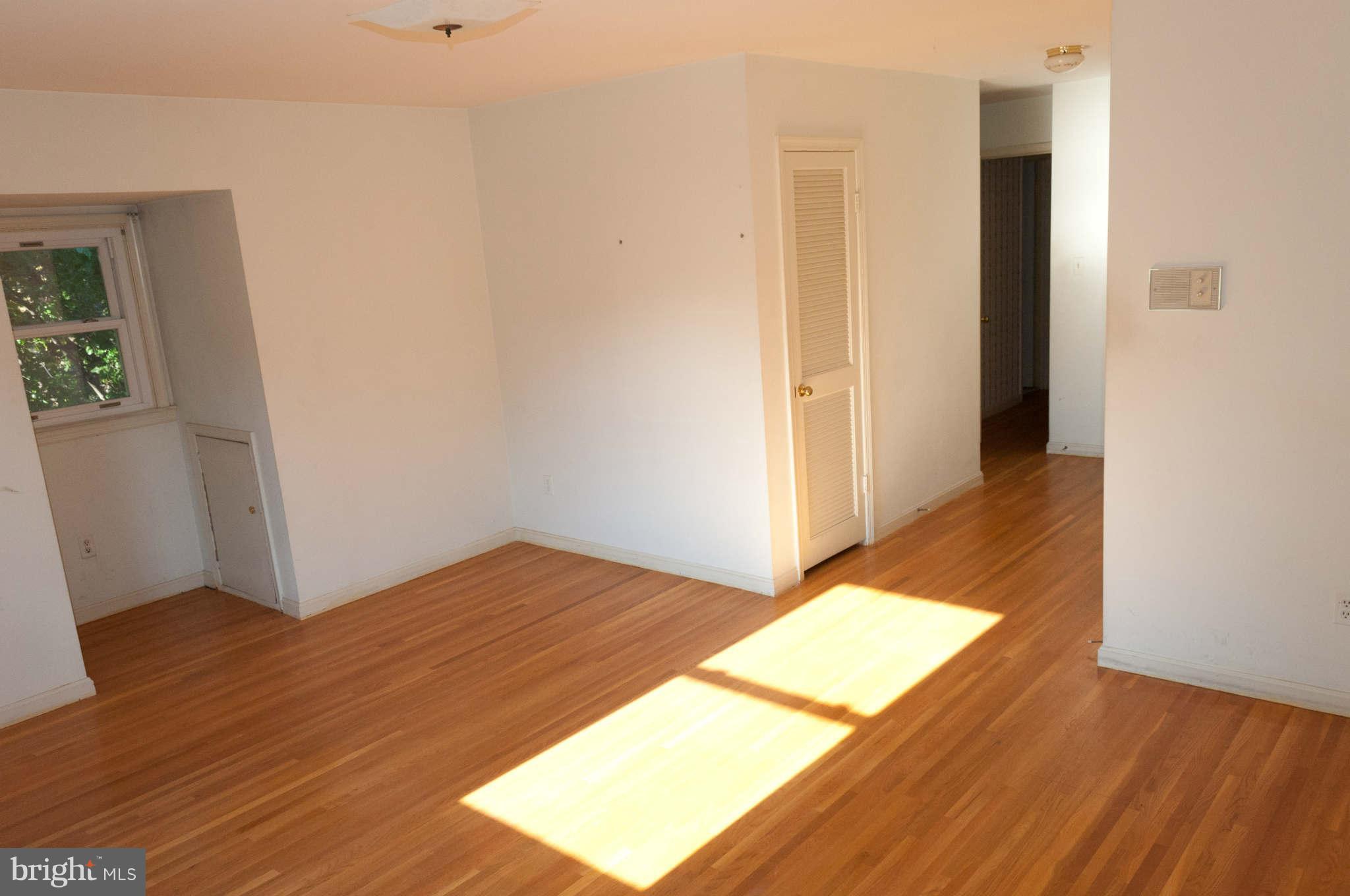 15912 White Rock Road Gaithersburg, MD 20878 - Photo 8 of 29 Bedroom (Master)