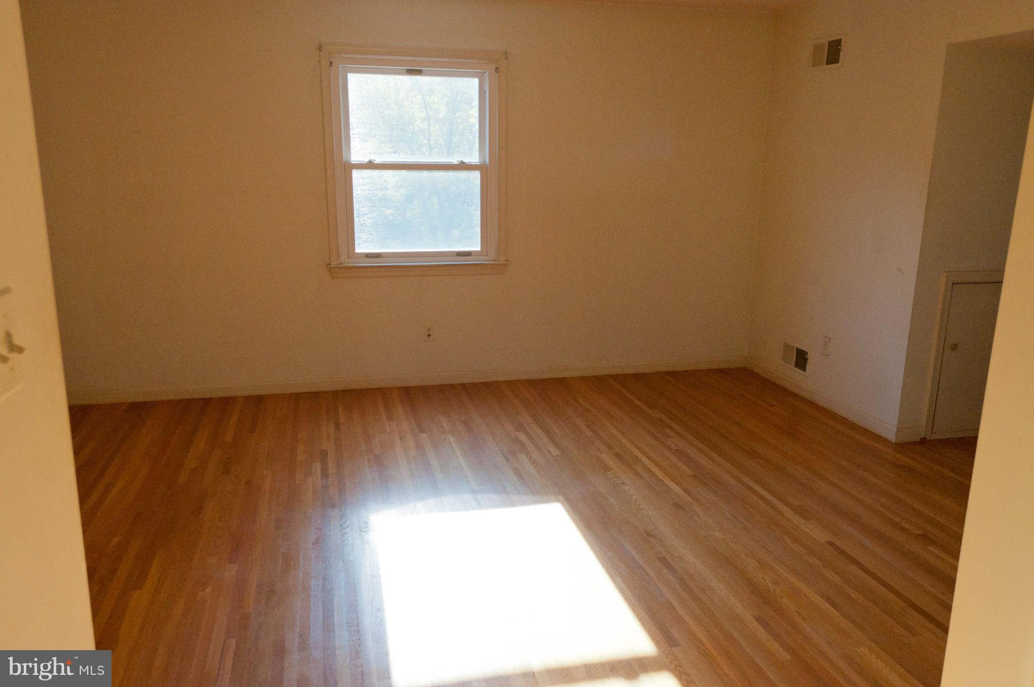 15912 White Rock Road Gaithersburg, MD 20878 - Photo 10 of 29 Bedroom (Master)