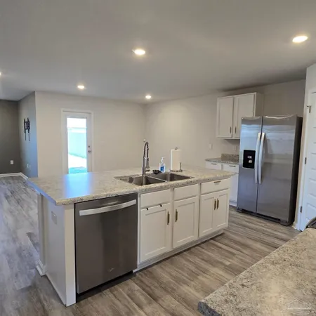 $2,200 | 4384 White Cedar Court, Pace, FL 32571