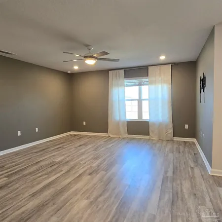 $2,200 | 4384 White Cedar Court, Pace, FL 32571