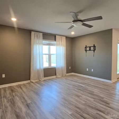 $2,200 | 4384 White Cedar Court, Pace, FL 32571