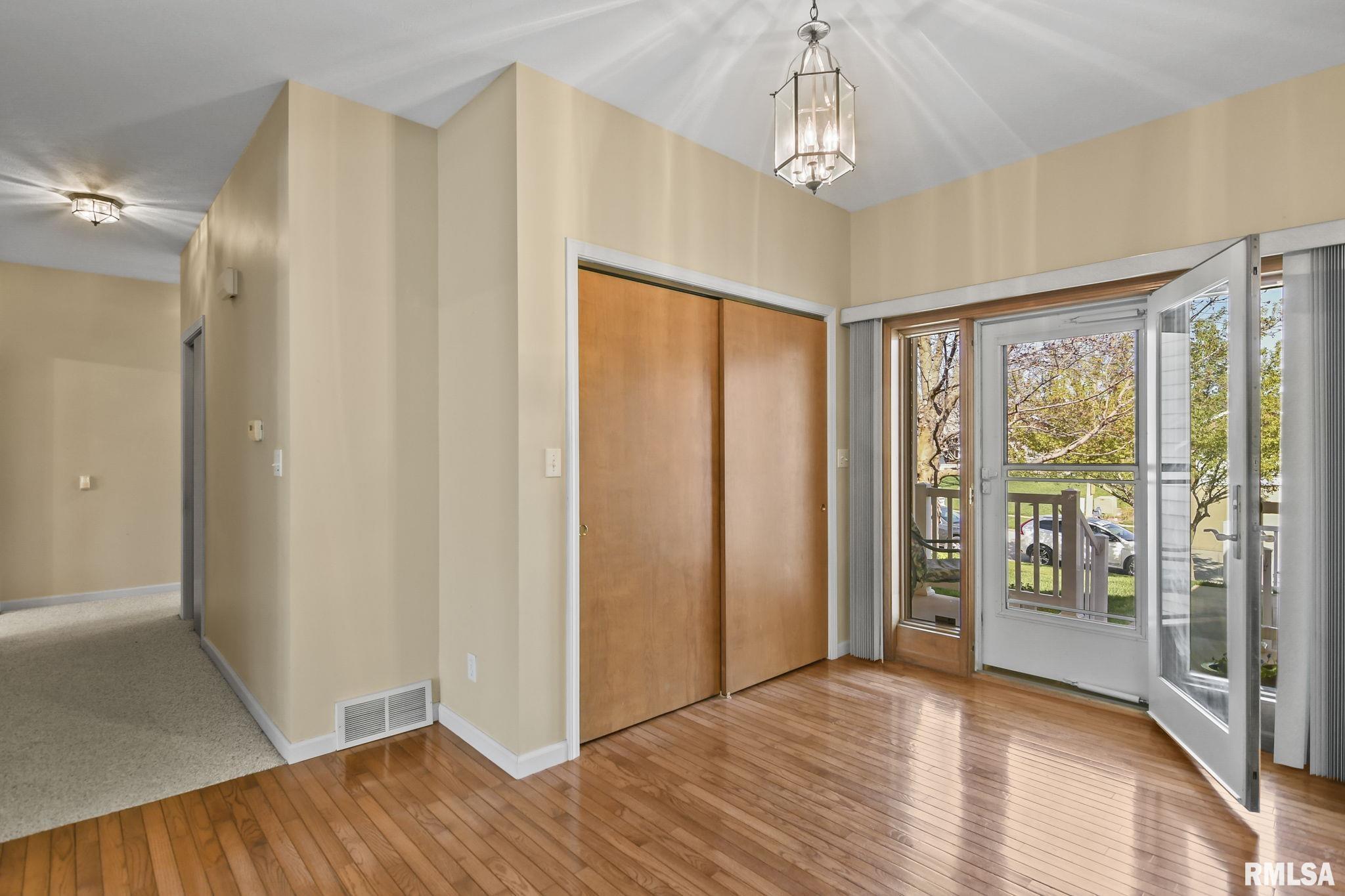 2921 Haverford Road Springfield, IL 62704 - Photo 4 of 26