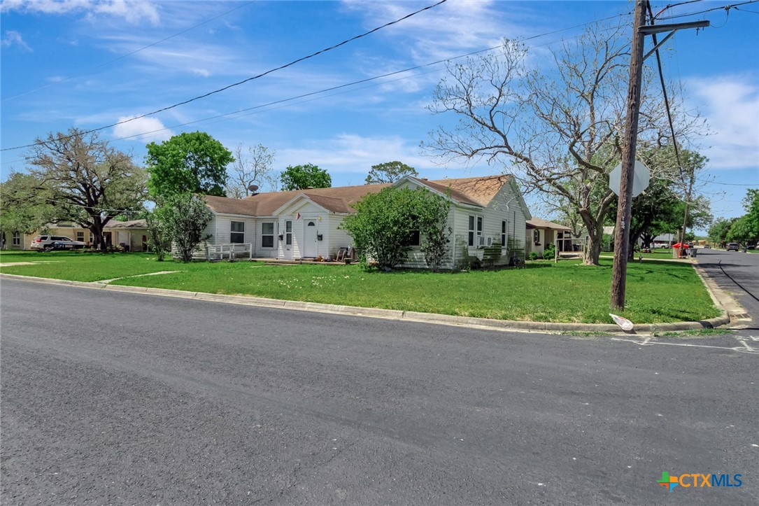1005 Mac Arthur Street Victoria, TX 77901 - Photo 33 of 38