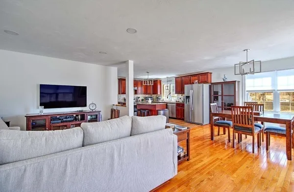 $3,600 | 6 Tuckerdale Way, Unit 6, Millis, MA 02054