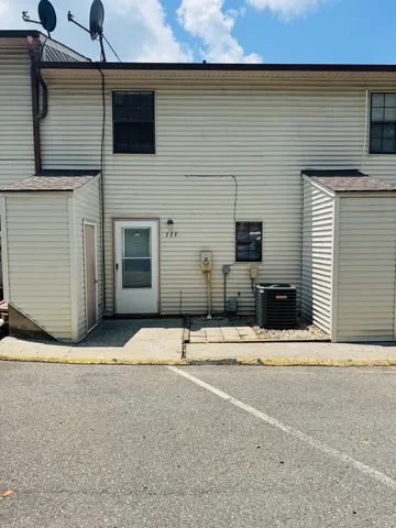 $166,500 | 111 Tinkerview Drive, Cloverdale, VA 24077