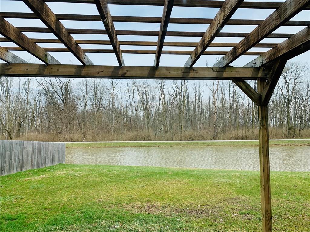 1348 Yellowstone Circle Franklin, IN 46131 - Photo 2 of 5