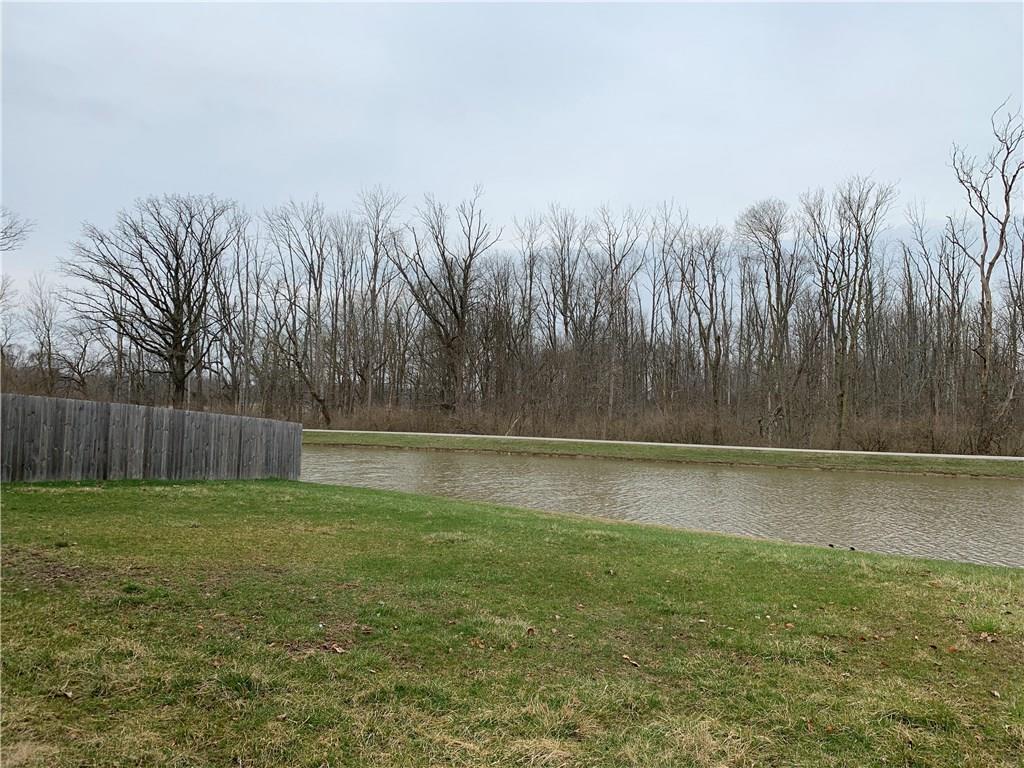 1348 Yellowstone Circle Franklin, IN 46131 - Photo 3 of 5