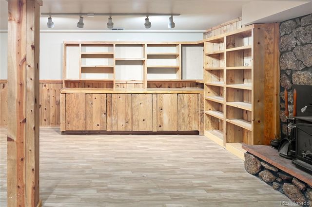 a view of a back yard