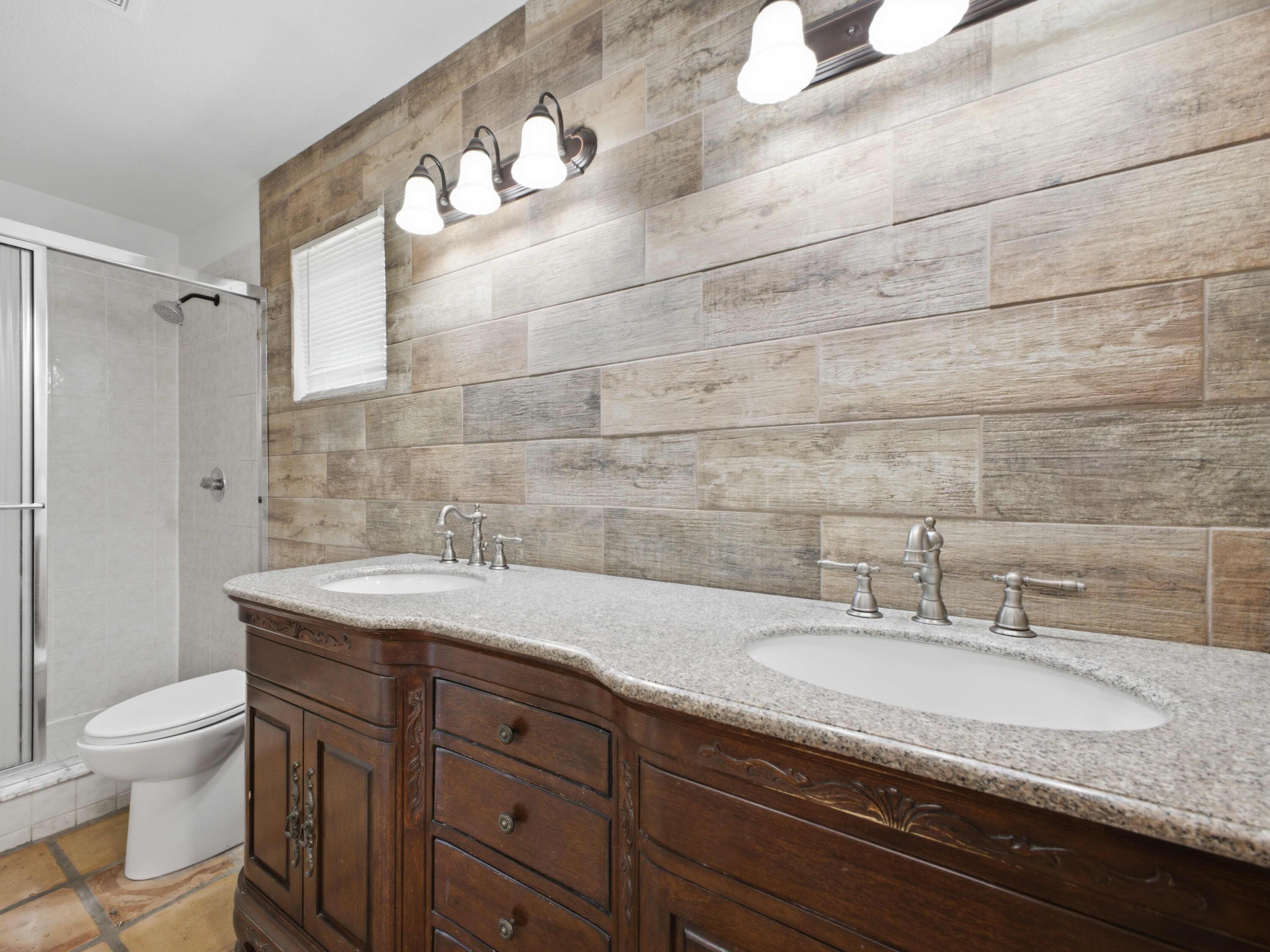 6700 Forest Court West Palm Beach, FL 33405 - Photo 38 of 45 Primary Bathroom
