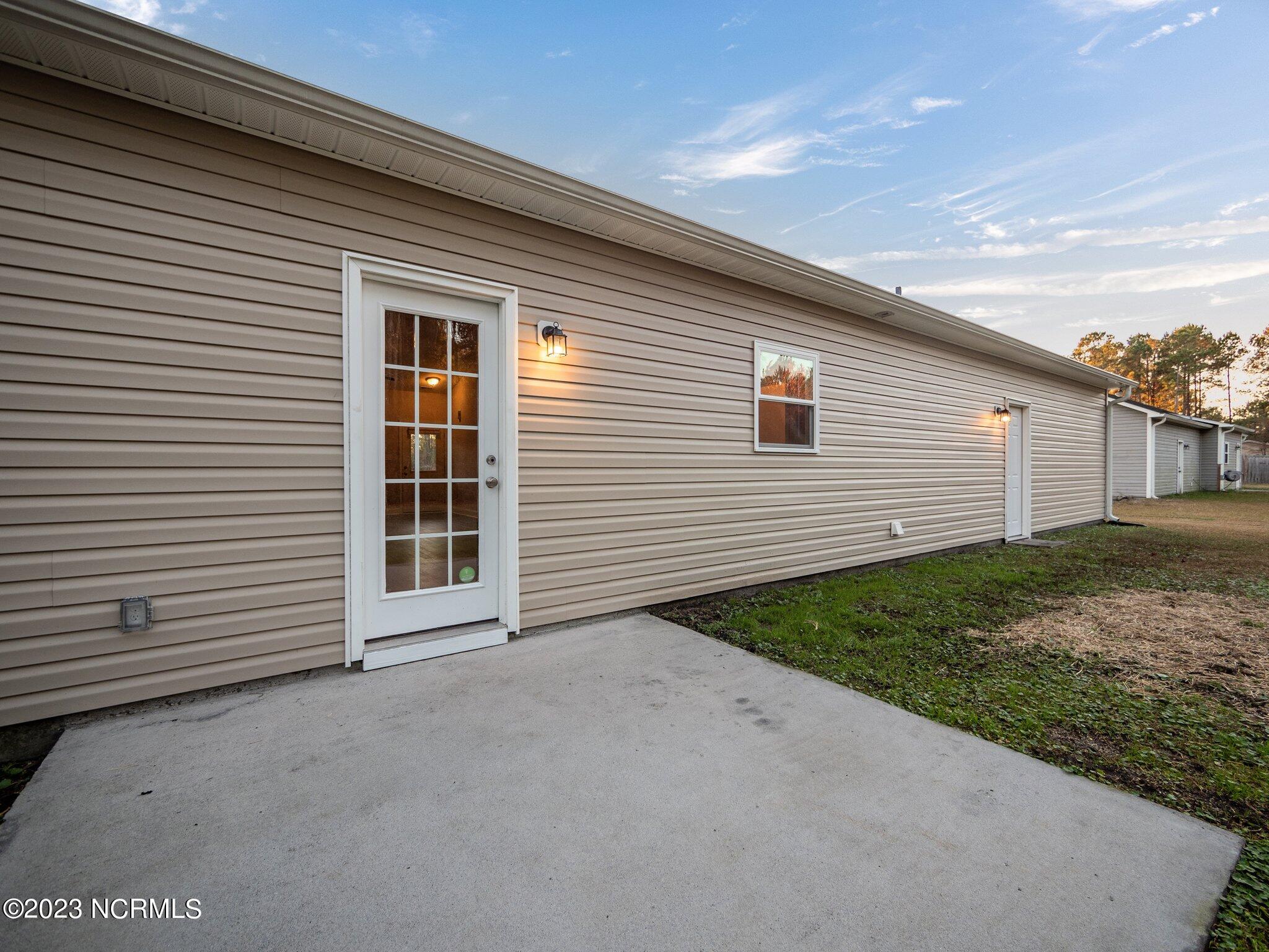 325 Folkstone Road Holly Ridge, NC 28445 - Photo 33 of 40 12-web-or-mls-12