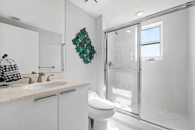 $6,500 | 2640 Lake Shore Drive, Unit 1216, Riviera Beach, FL 33404