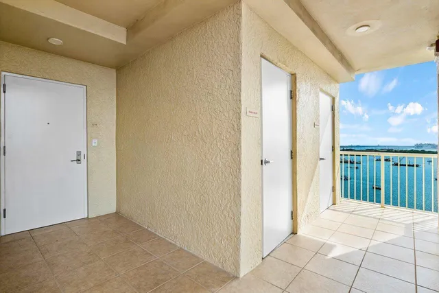 $6,500 | 2640 Lake Shore Drive, Unit 1216, Riviera Beach, FL 33404