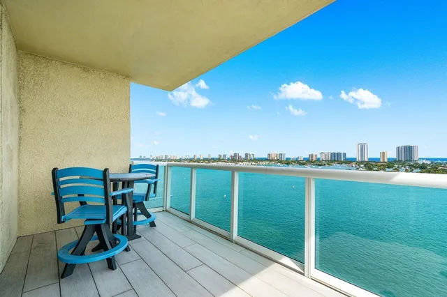 $6,500 | 2640 Lake Shore Drive, Unit 1216, Riviera Beach, FL 33404