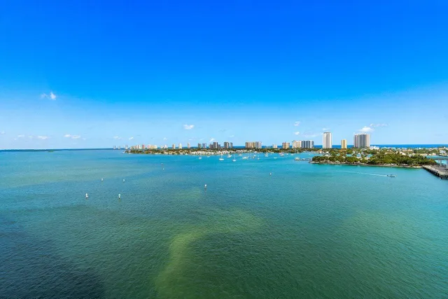 $6,500 | 2640 Lake Shore Drive, Unit 1216, Riviera Beach, FL 33404