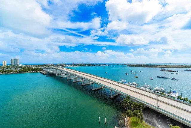 $6,500 | 2640 Lake Shore Drive, Unit 1216, Riviera Beach, FL 33404