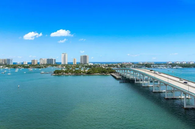 $6,500 | 2640 Lake Shore Drive, Unit 1216, Riviera Beach, FL 33404