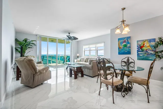 $6,500 | 2640 Lake Shore Drive, Unit 1216, Riviera Beach, FL 33404