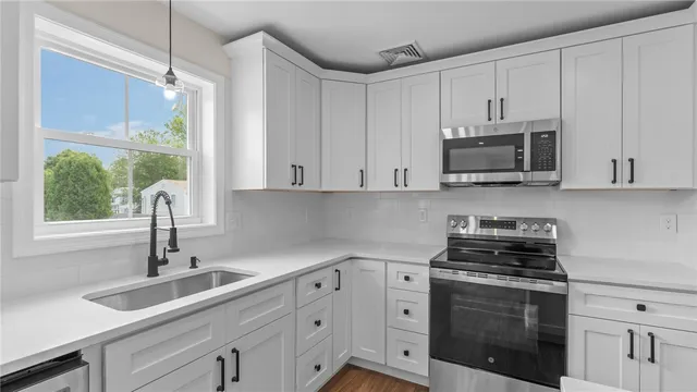 $524,900 | 41 North Cornell Avenue, Warren, RI 02885