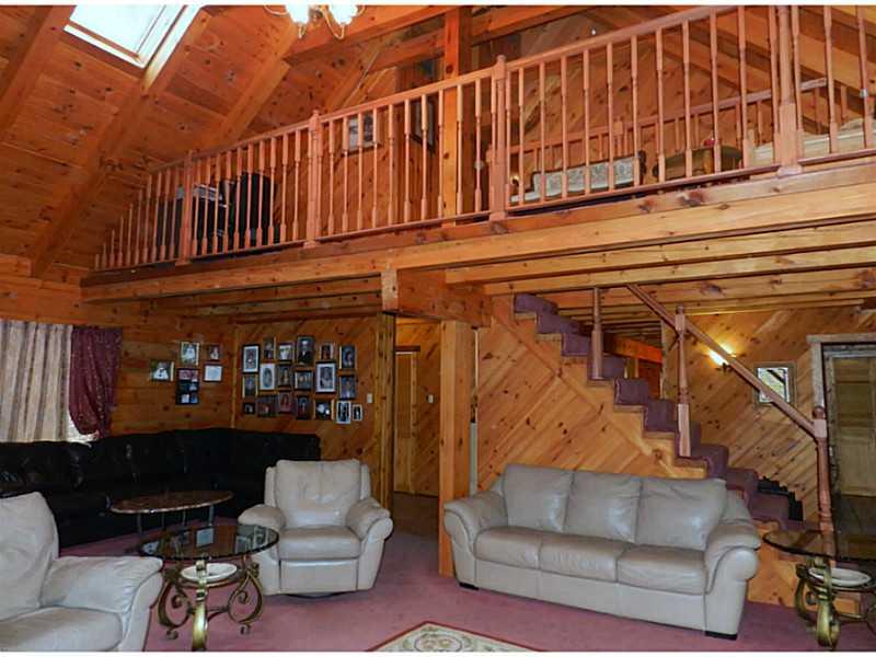 190 Staff Road Slippery Rock, PA 16057 - Photo 3 of 17 Living Room.