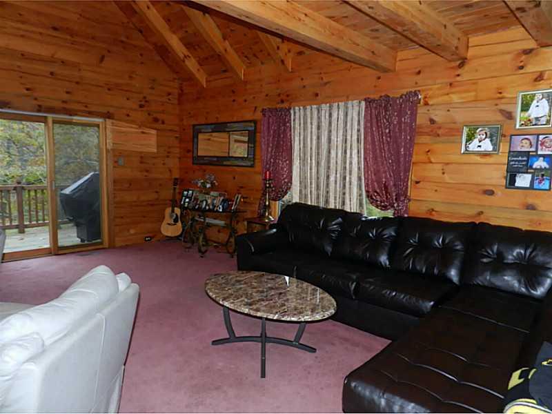 190 Staff Road Slippery Rock, PA 16057 - Photo 5 of 17 Living Room.