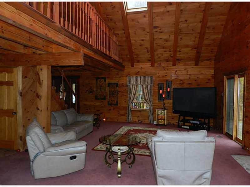190 Staff Road Slippery Rock, PA 16057 - Photo 6 of 17 Living Room.