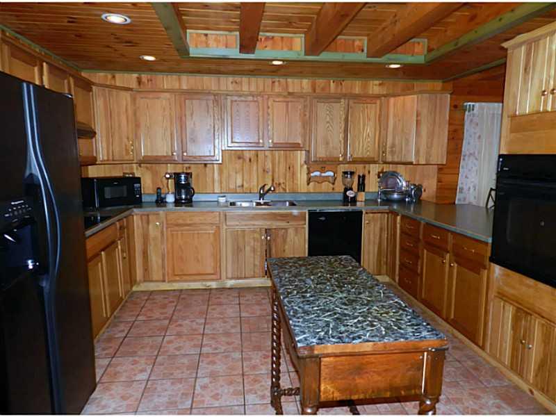 190 Staff Road Slippery Rock, PA 16057 - Photo 7 of 17 Kitchen.