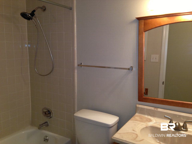 6701 Dickens Ferry Road, Unit 10 Mobile, AL 36608 - Photo 7 of 7 Bathroom