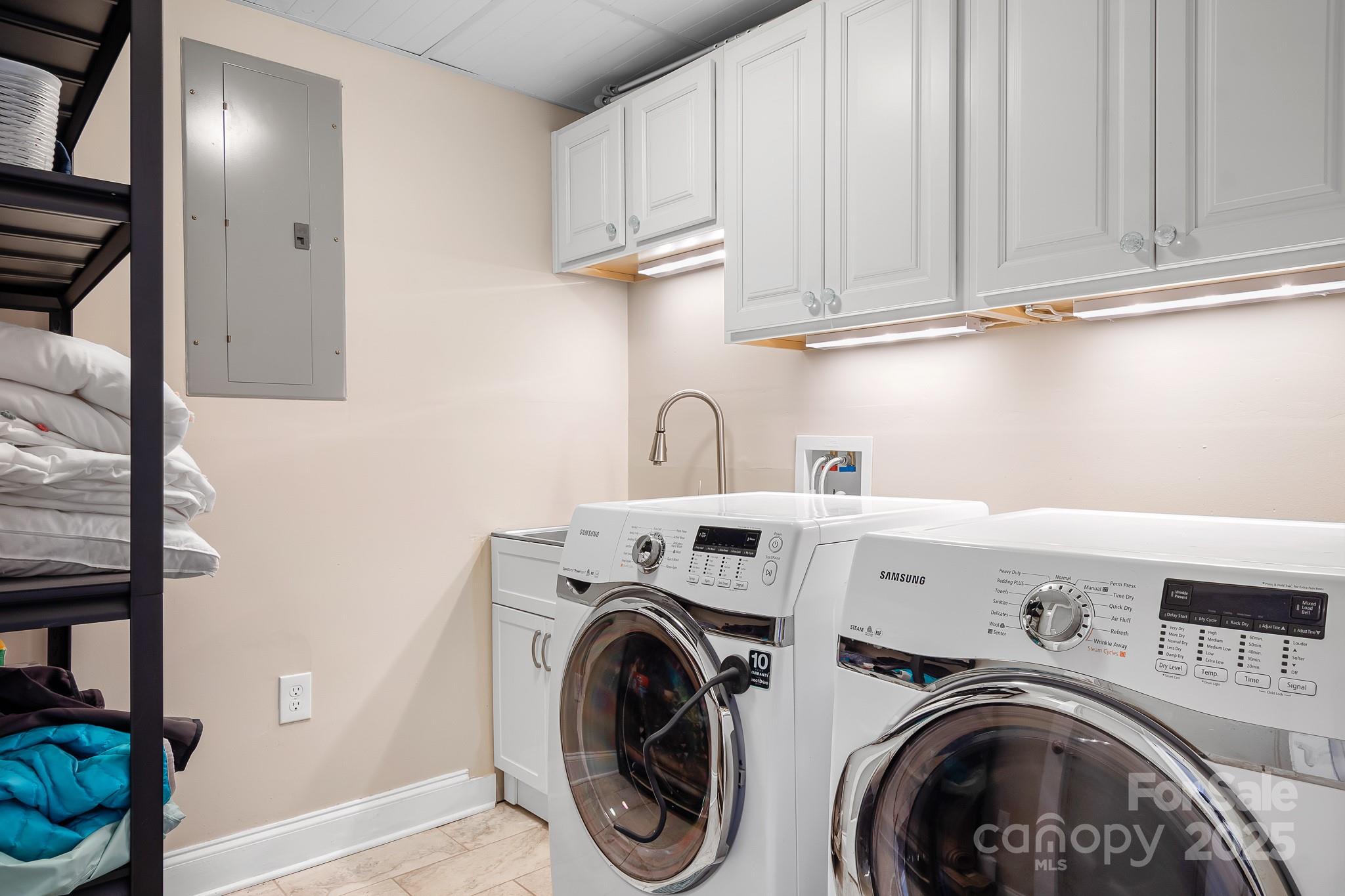 19320 Davidson-Concord Road Davidson, NC 28036 - Photo 22 of 33 a utility room with dryer and washer
