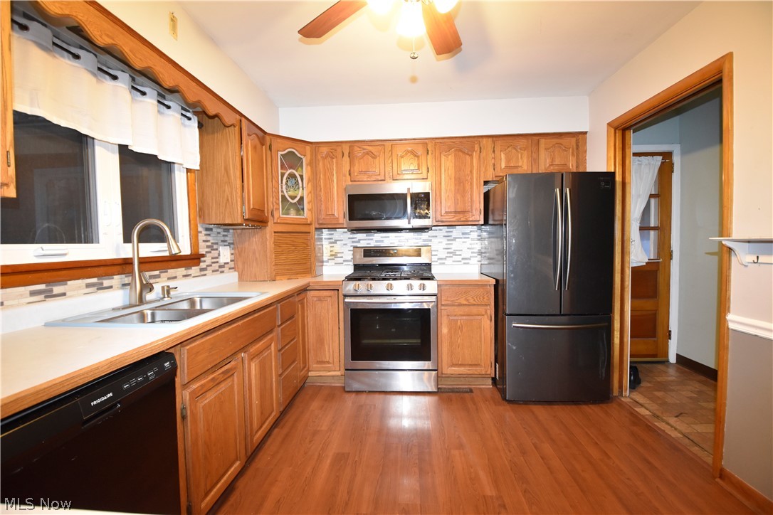 8743 Warwick Road Southeast Warren, OH 44484 - Photo 3 of 35