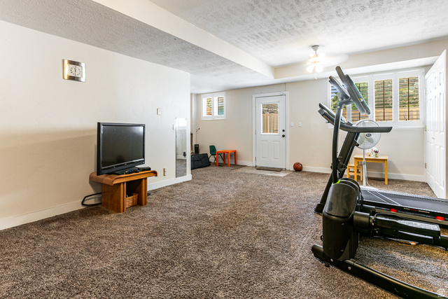 2148 Pinecrest Lane Sandy, UT 84092 - Photo 31 of 45
