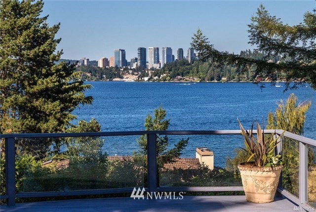 7216 North Mercer Way Mercer Island, WA 98040 - Photo 1 of 25