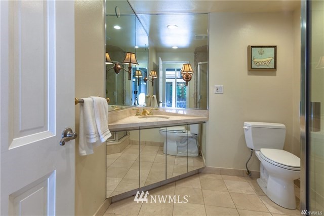 7216 North Mercer Way Mercer Island, WA 98040 - Photo 12 of 25