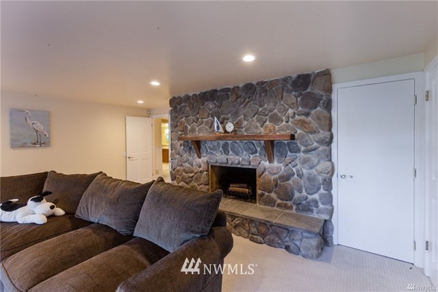 7216 North Mercer Way Mercer Island, WA 98040 - Photo 17 of 25