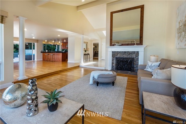 7216 North Mercer Way Mercer Island, WA 98040 - Photo 3 of 25