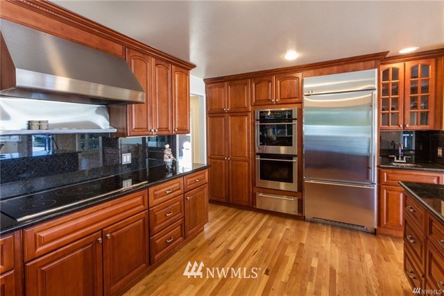 7216 North Mercer Way Mercer Island, WA 98040 - Photo 6 of 25