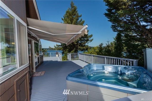 7216 North Mercer Way Mercer Island, WA 98040 - Photo 9 of 25