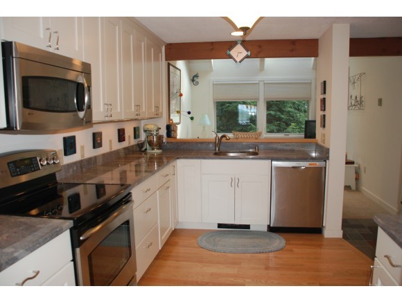 15 Point Breeze Road, Unit 15 Wolfeboro, NH 03894 - Photo 3 of 21