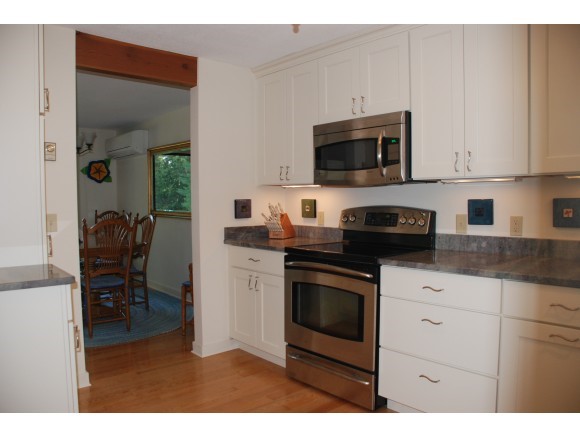 15 Point Breeze Road, Unit 15 Wolfeboro, NH 03894 - Photo 5 of 21