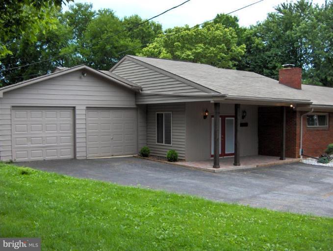16707 Edward Doub Road Williamsport, MD 21795 - Photo 2 of 30 Garage 1