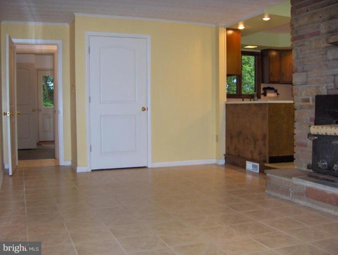 16707 Edward Doub Road Williamsport, MD 21795 - Photo 17 of 30 Family Room
