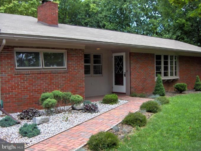 16707 Edward Doub Road Williamsport, MD 21795 - Photo 3 of 30 Exterior #2